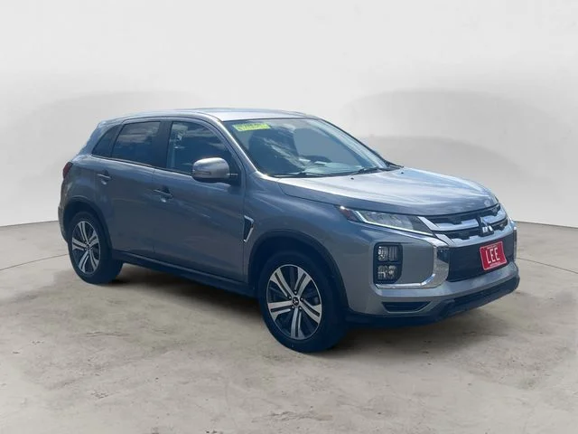 Used 2024 Silver Mitsubishi 2.0 ES image 7
