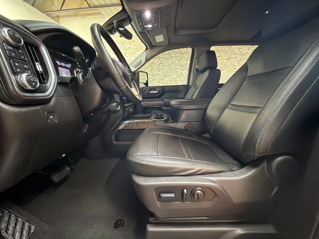 Used 2023 Onyx Black GMC Denali image 23