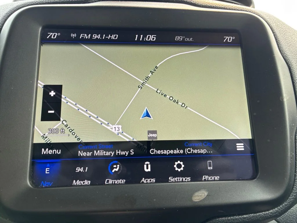 Used 2023 Black Jeep Latitude image 18