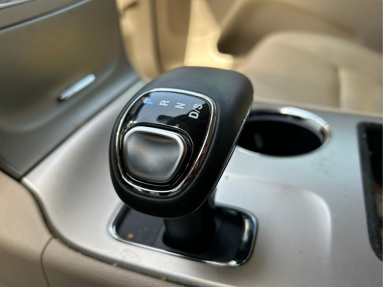 Used 2015 Black Jeep Limited image 18
