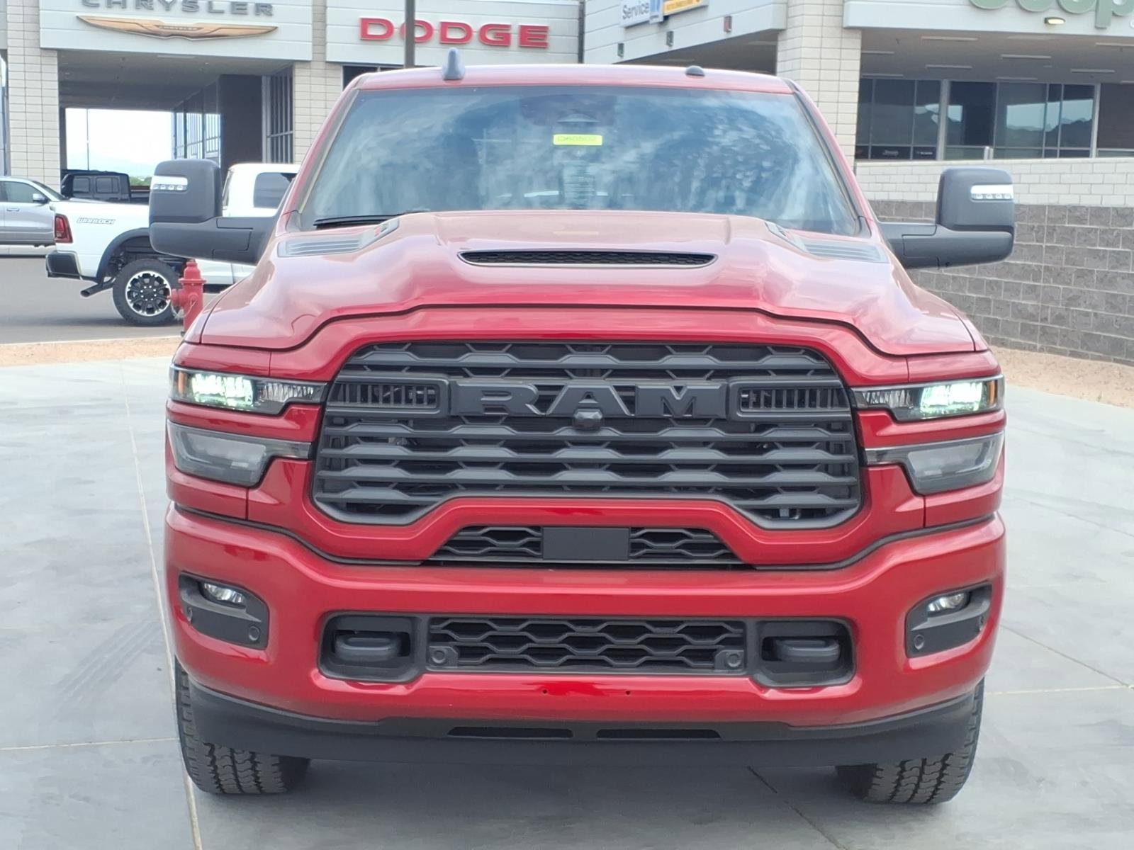 New 2026 Molten Red Pearl-Coat Exterior Paint RAM Black Express image 2