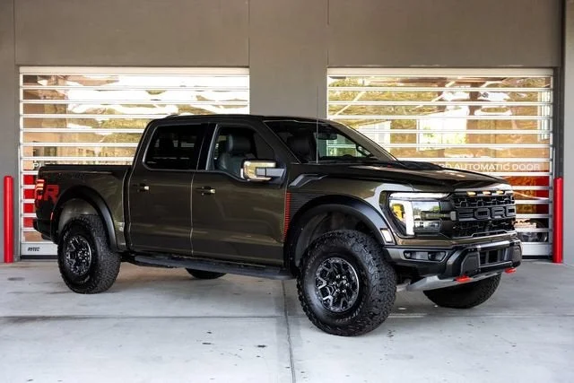 Used 2025 Shelter Green Ford Raptor image 9