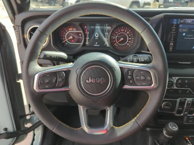Used 2024 Gray Jeep Sahara image 11