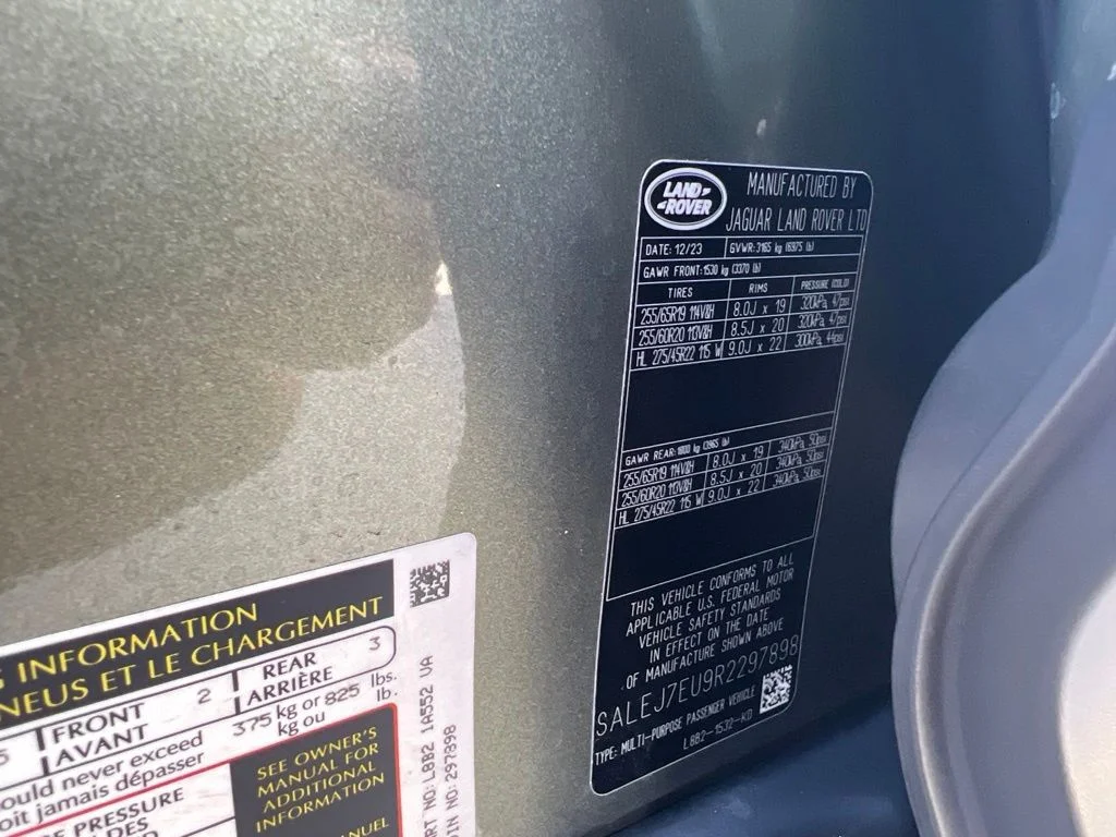 Used 2024 Green Land Rover S image 59