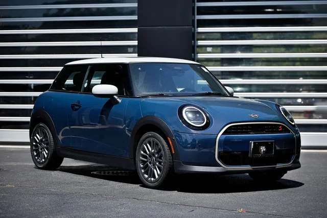 2026 MINI 2 Door Signature Plus