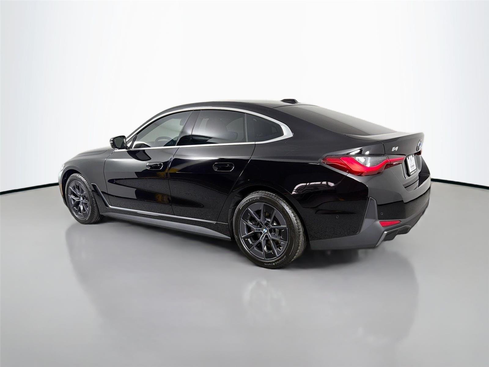 New 2026 Jet Black BMW xDrive40 image 14