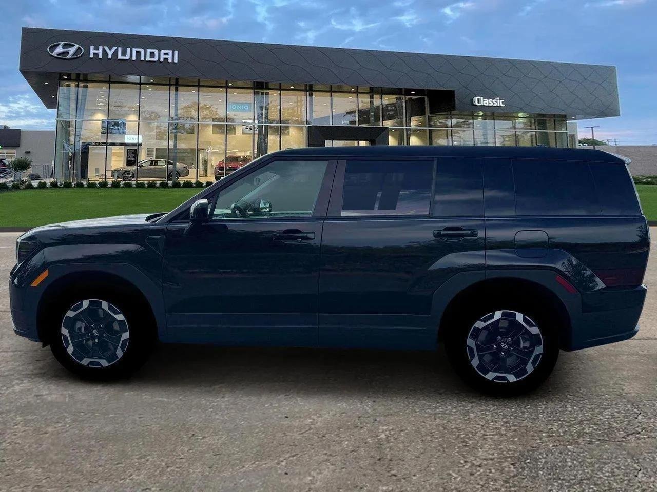 New 2026 Phantom Black Hyundai SE image 3