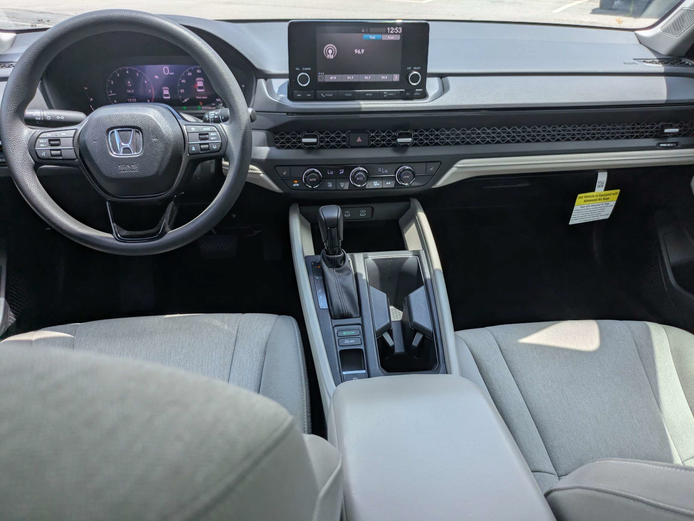 Used 2025  Honda SE image 11