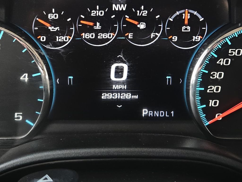 Used 2018 Silver GMC Denali image 19