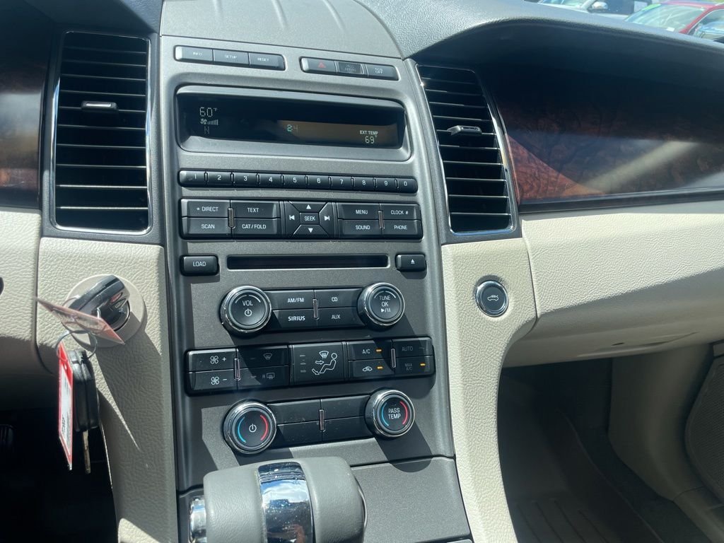 Used 2011 White Platinum Clearcoat Metallic Ford SEL image 8