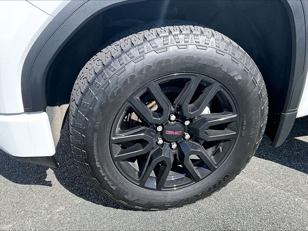 Used 2021 White GMC Elevation image 7