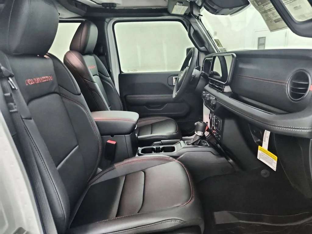 New 2026 Bright White Clearcoat Jeep Rubicon image 32