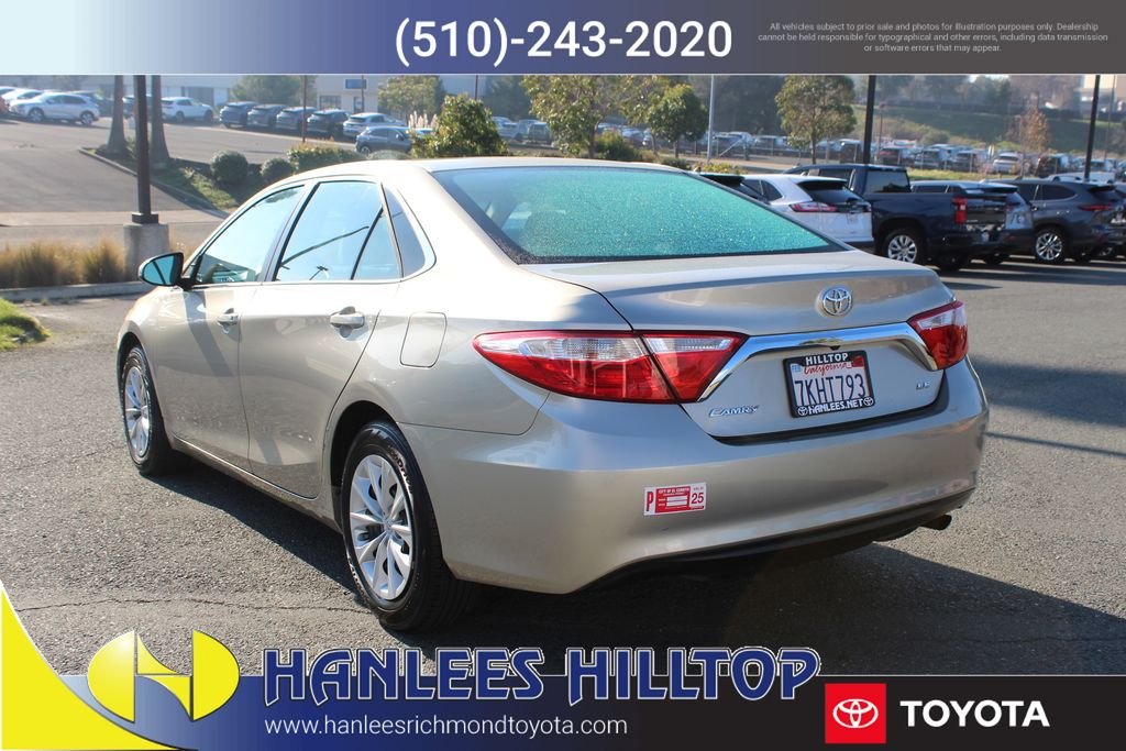 2015 Toyota Camry LE - Photo 9