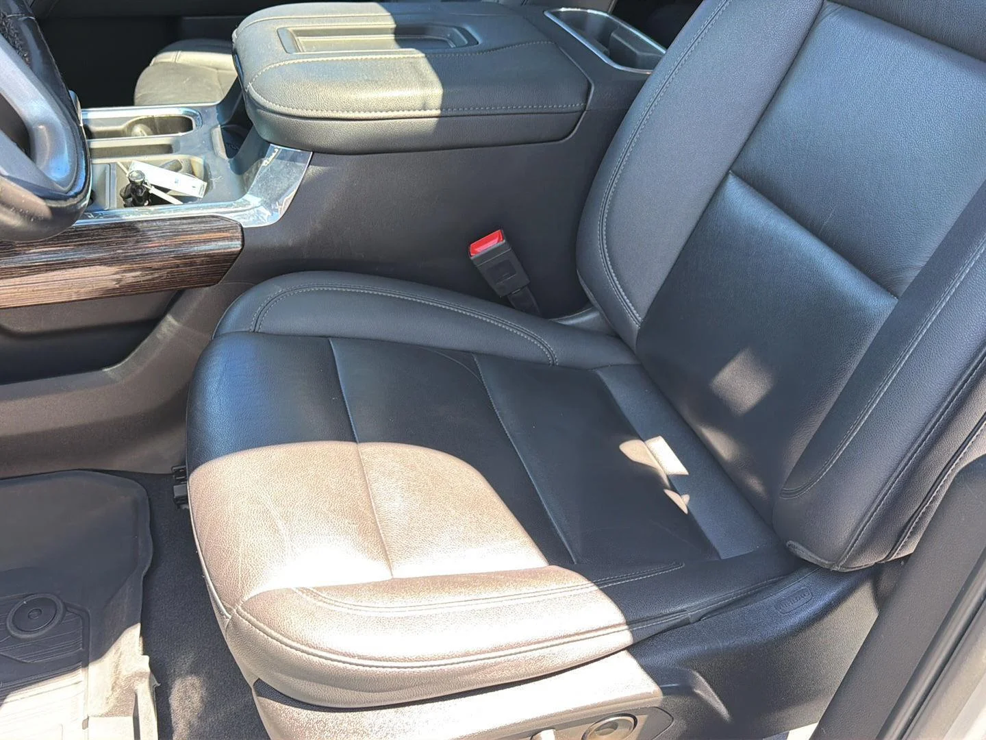 Used 2022 Quicksilver Metallic GMC Elevation image 31