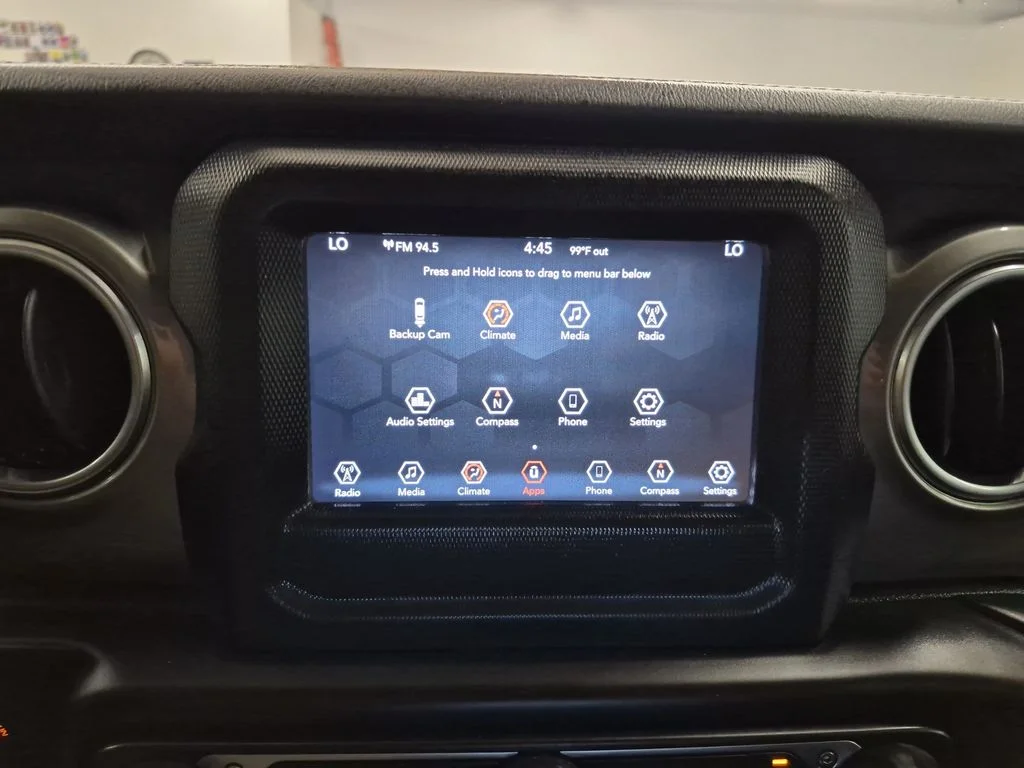 Used 2019 Bright White Clearcoat Jeep Unlimited Sahara image 35