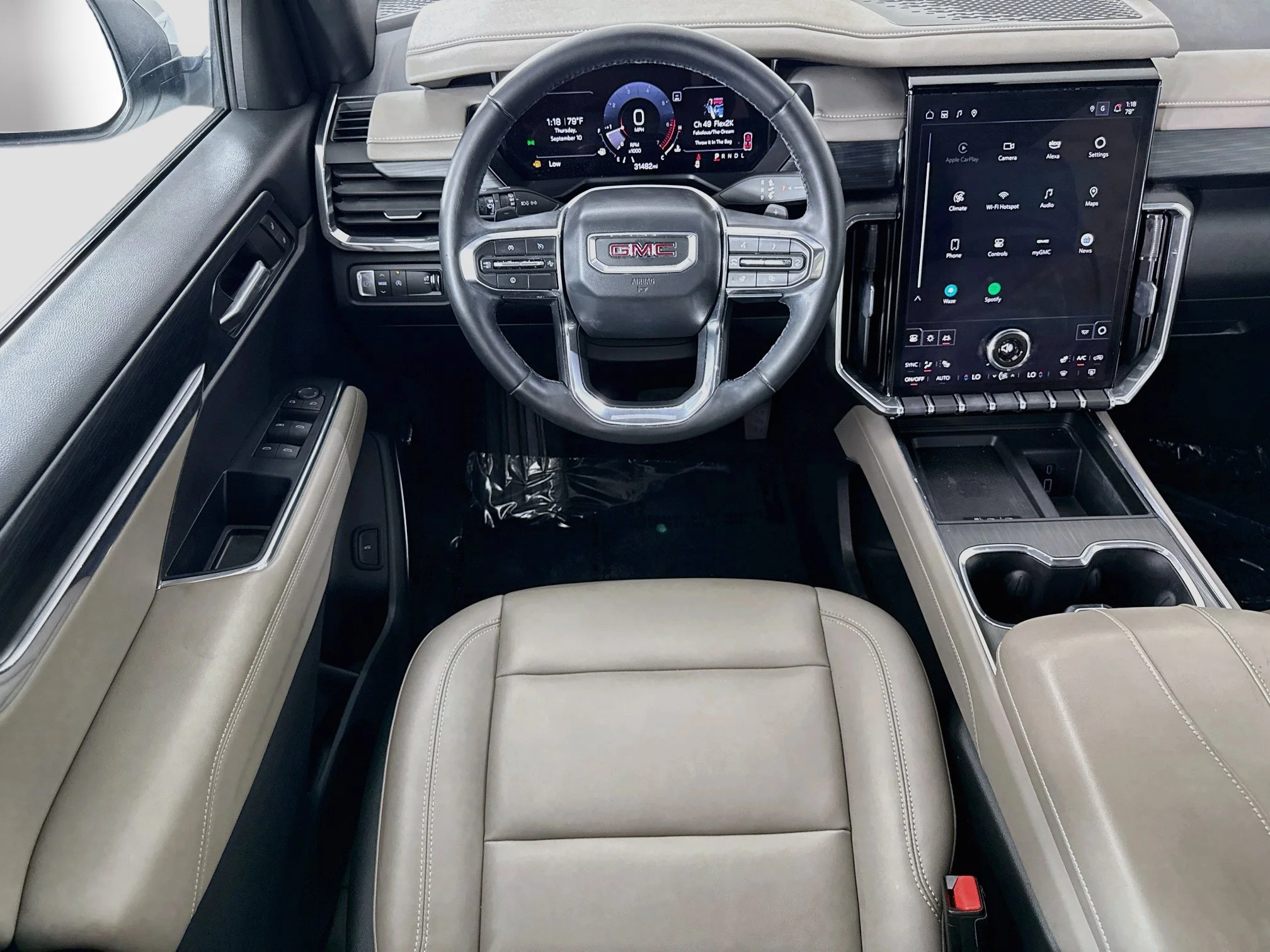 Used 2024 Summit White GMC Elevation image 24