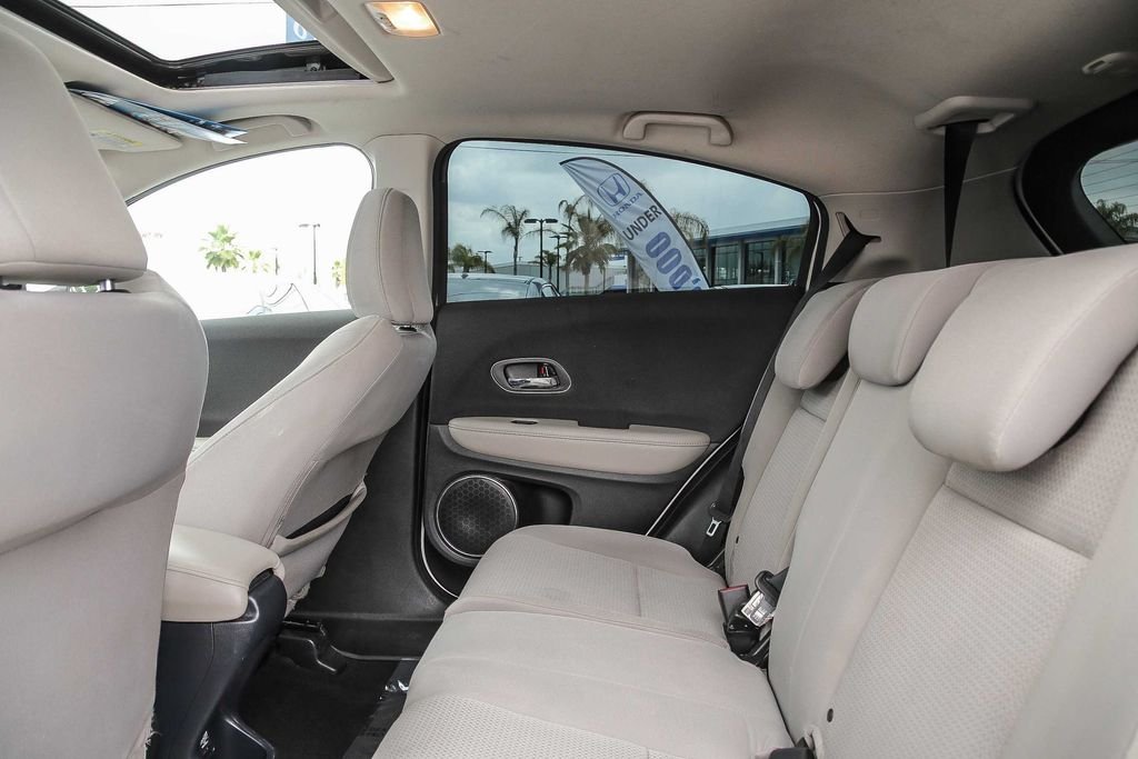 Used 2021 Platinum White Pearl Honda EX image 19