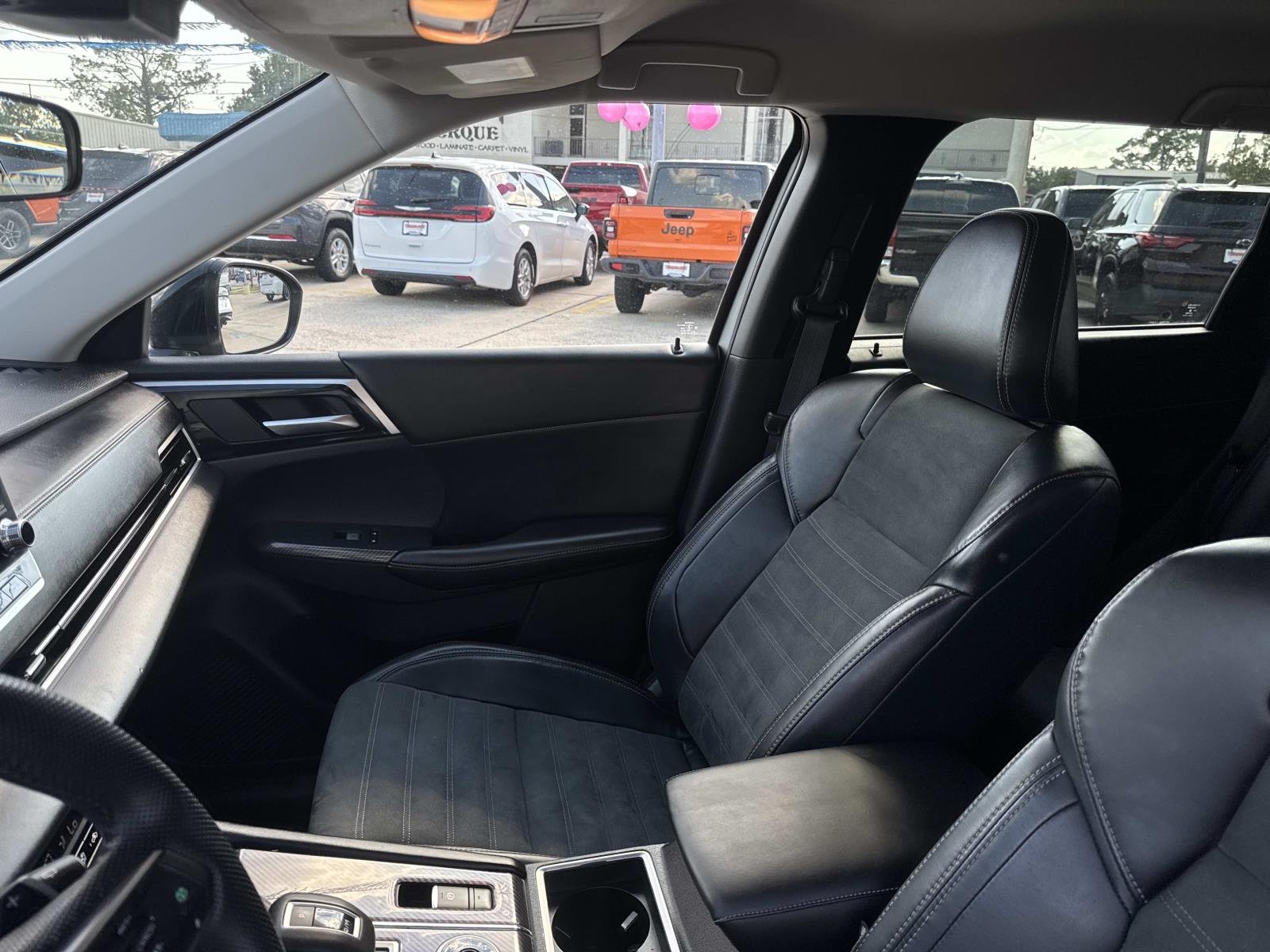 Used 2022 Alloy Silver Metallic Mitsubishi SE Launch Edition image 15