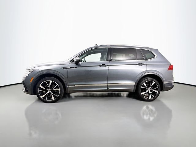 Used 2023 Gray Volkswagen 2.0T SEL R-Line image 4