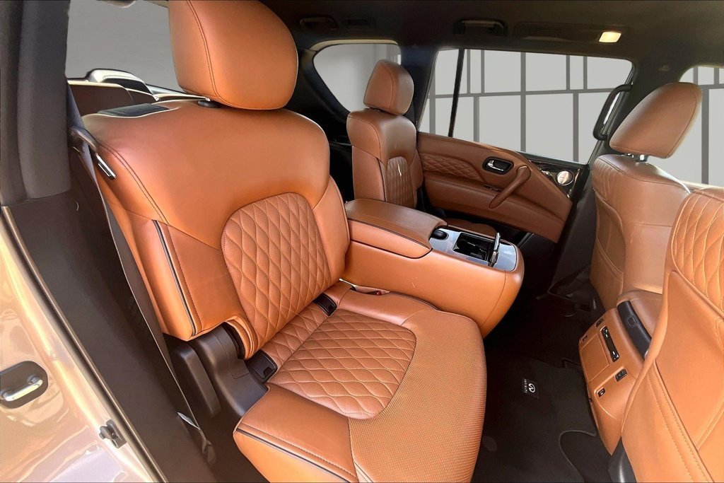 Used 2024 Beige INFINITI Sensory image 27