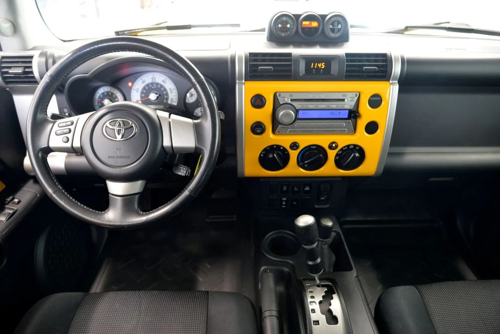 Used 2007 White Toyota Base image 17