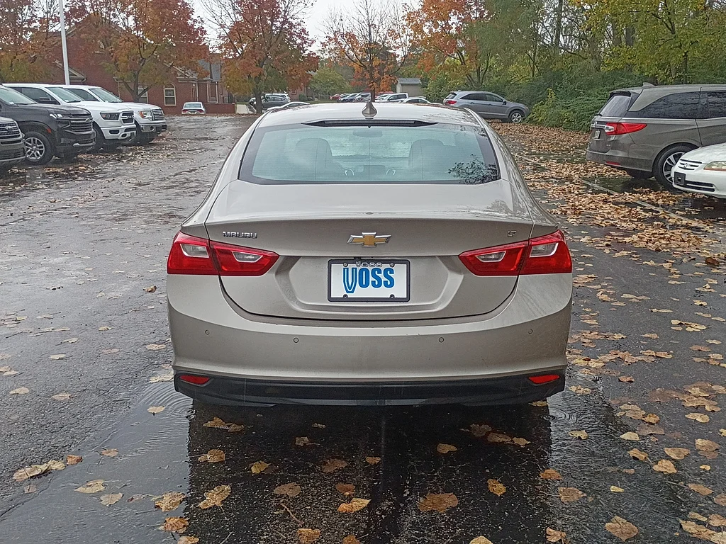 Used 2025 Mineral Gray Metallic Chevrolet LT image 4