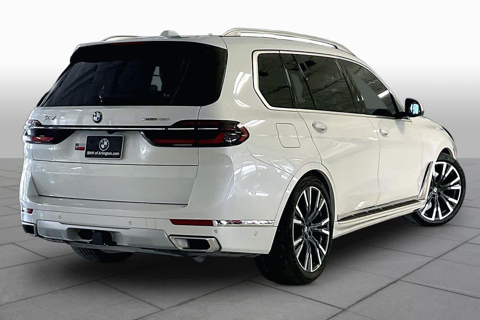 Used 2023 Mineral White Metallic BMW xDrive40i image 12