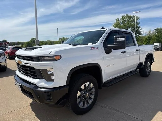 Used 2024 Summit White Chevrolet Custom image 9