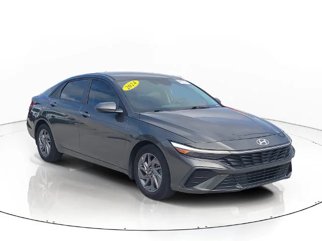 Certified Used 2024 Gray Hyundai SEL image 3