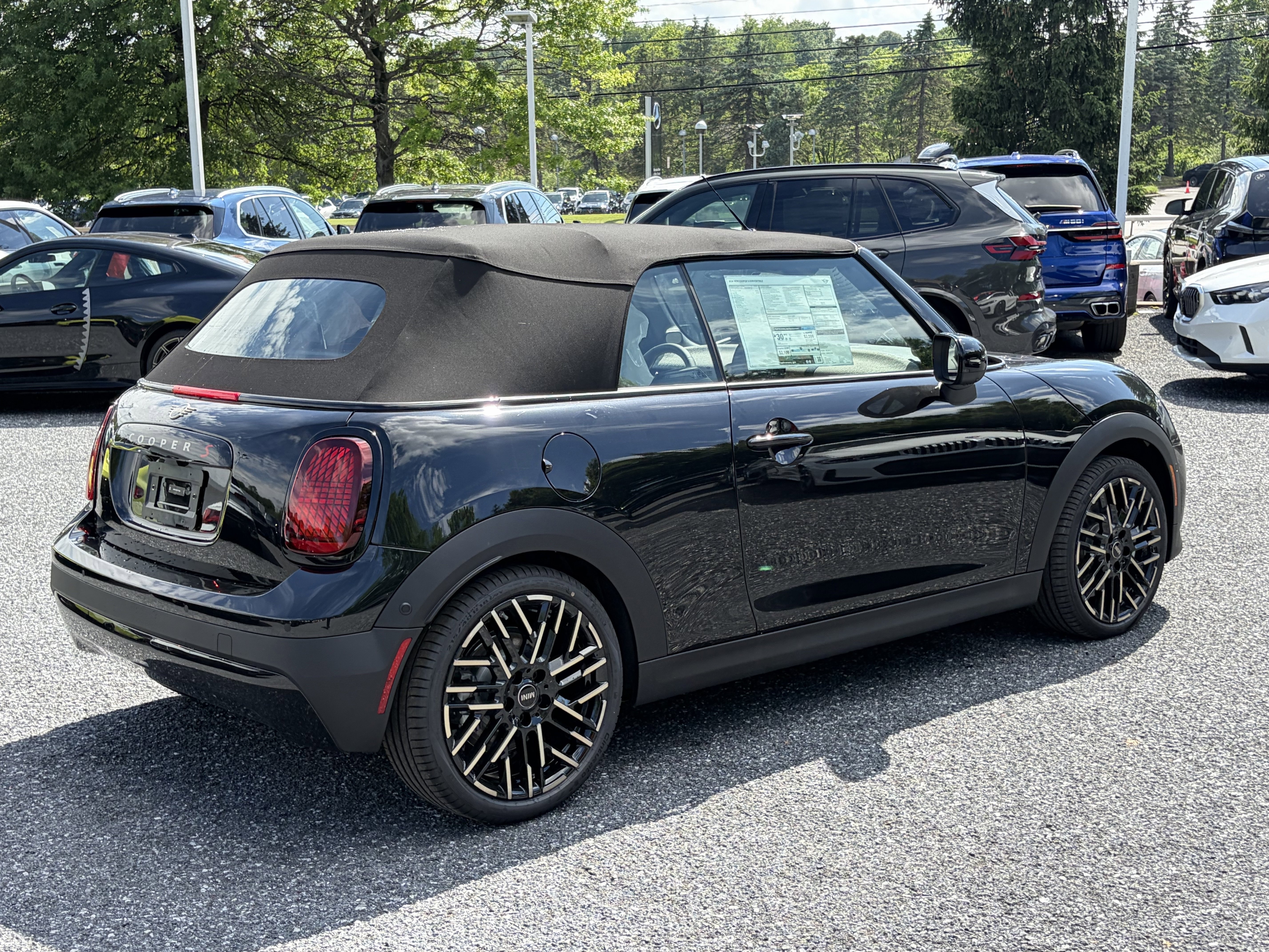 New 2026 Midnight Black II Metallic MINI Iconic image 10