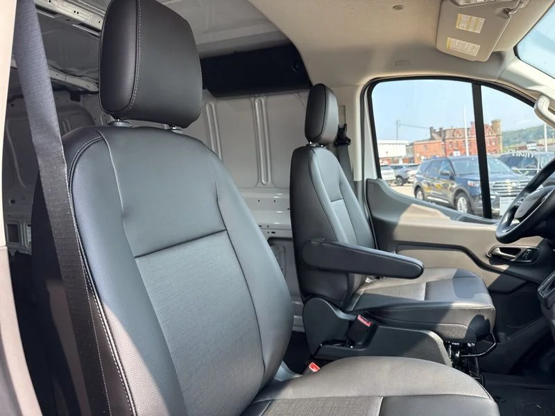 2025 Ford Transit Van Base - Photo 13