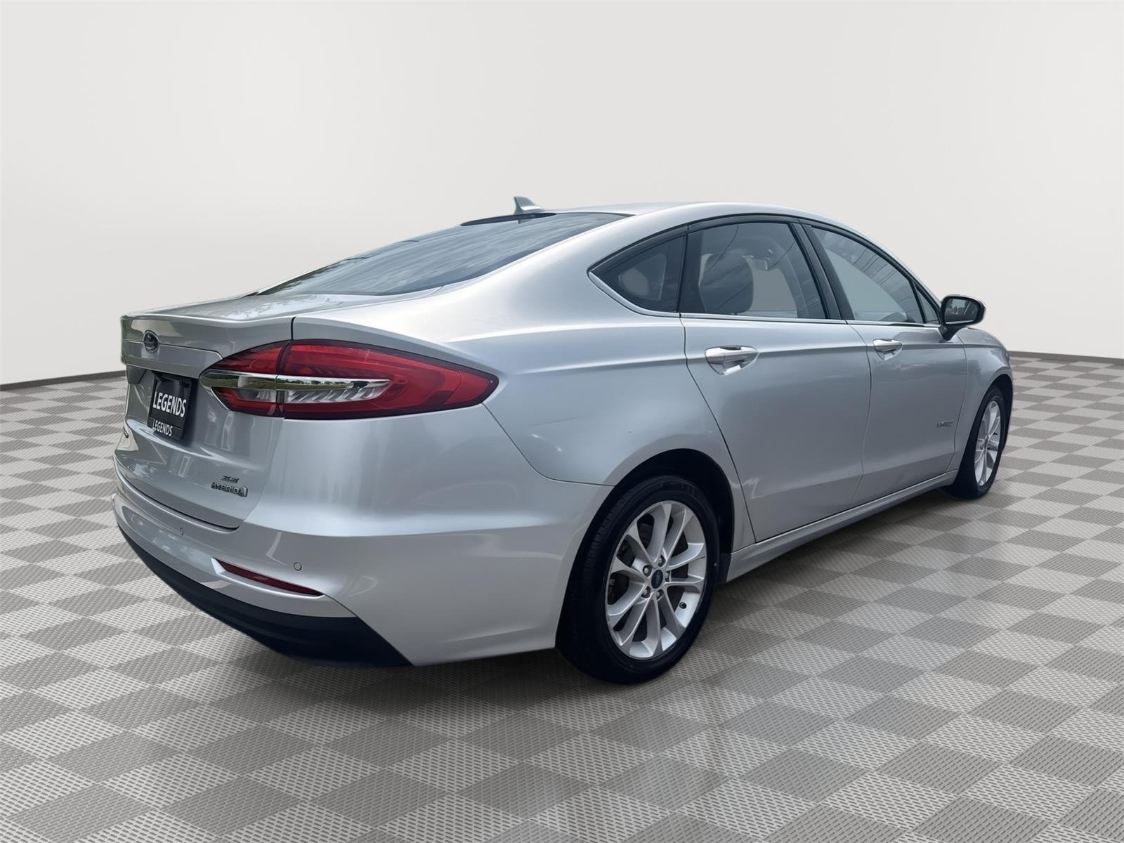 Used 2019 Ingot Silver Ford SE image 12