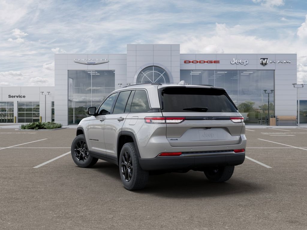 New 2026 Silver Zynith Exterior Paint Jeep Altitude image 3