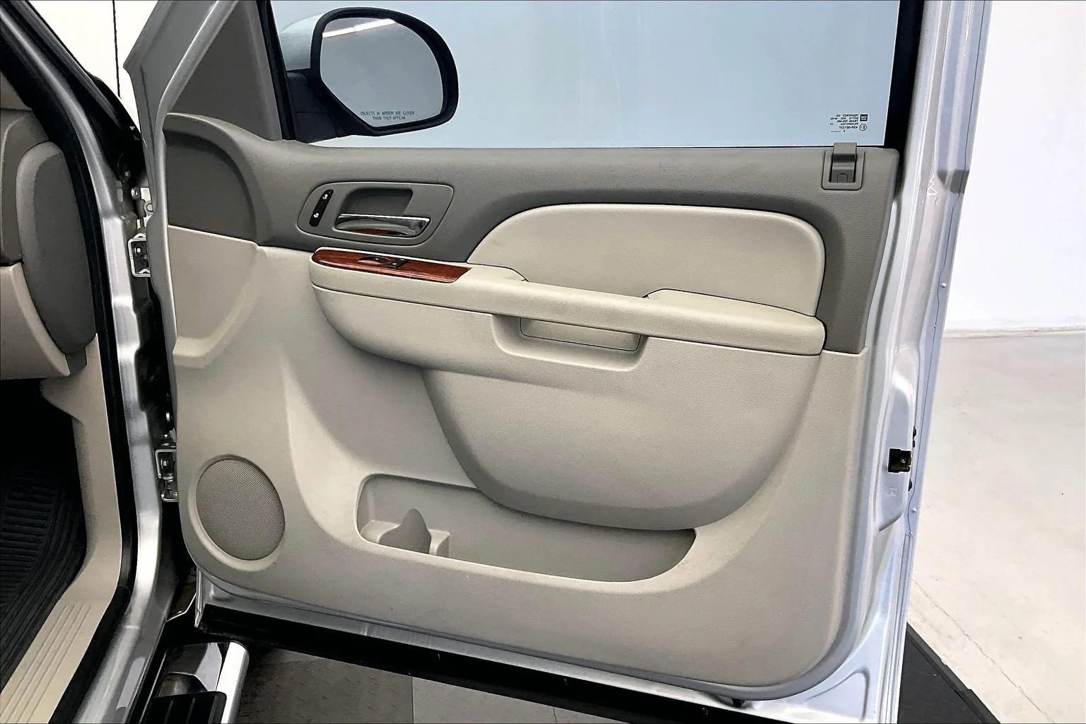 Used 2013 Silver Ice Metallic Chevrolet LT image 26