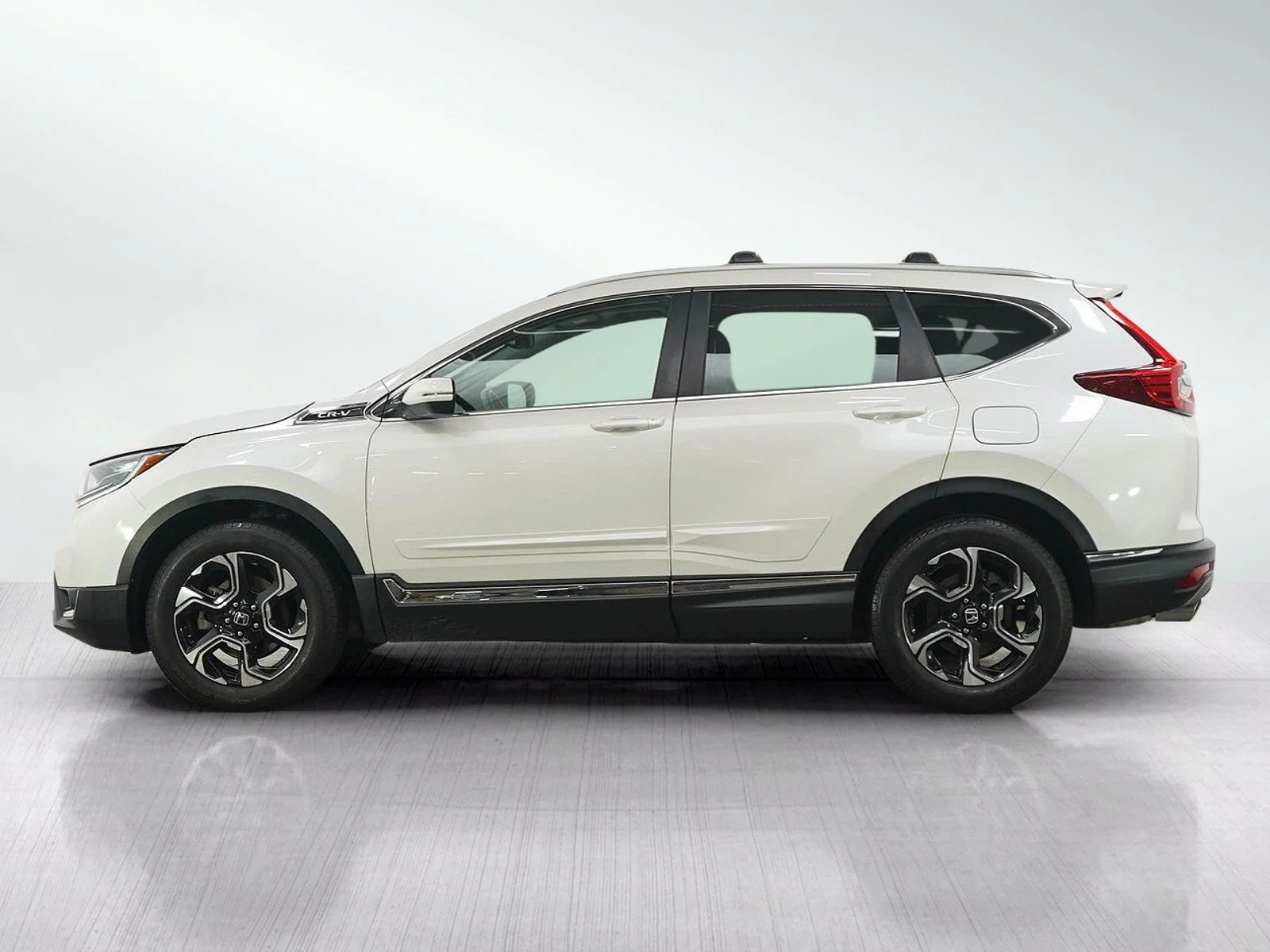 Used 2017 Honda CR-V Touring with VIN 5J6RW2H97HL050483 for sale in Wayzata, Minnesota