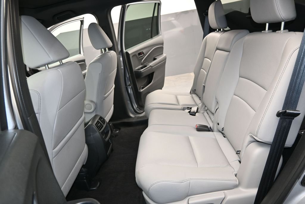 Used 2023  Honda EX-L image 14