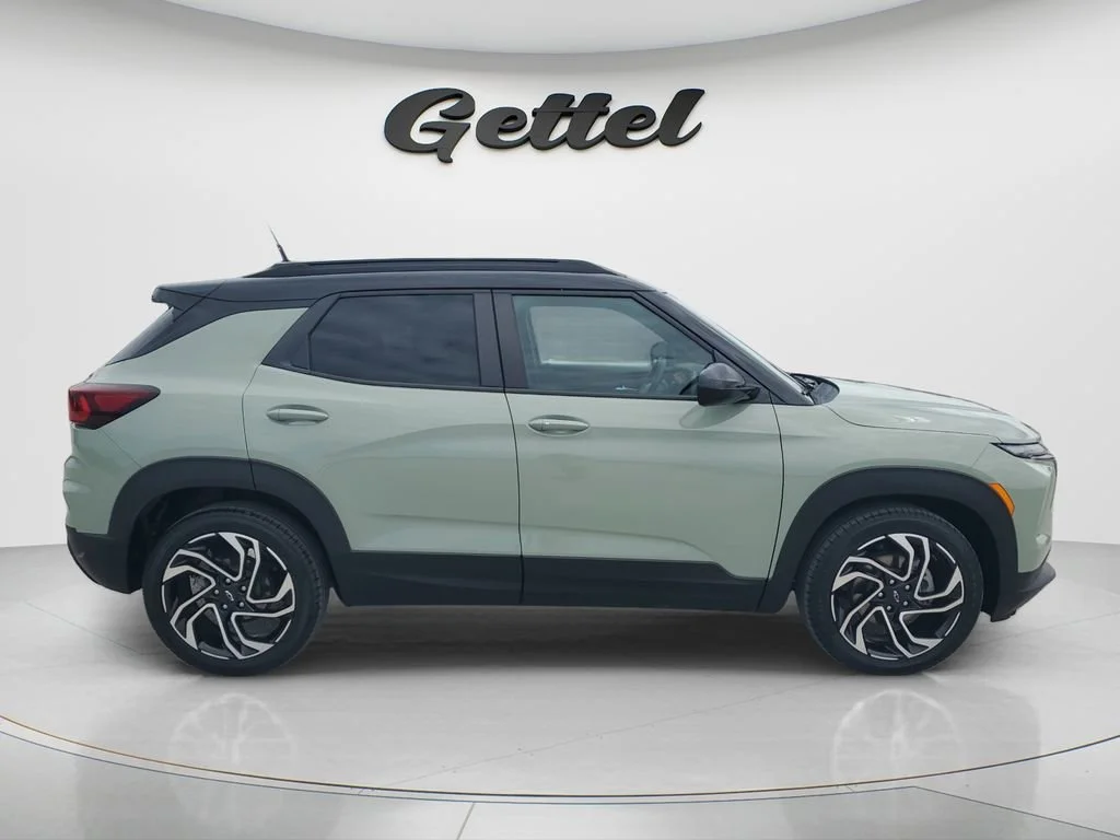 Used 2024 Cacti Green Chevrolet RS image 4