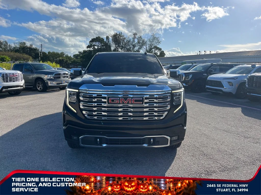 New 2026 Summit White GMC Elevation image 3