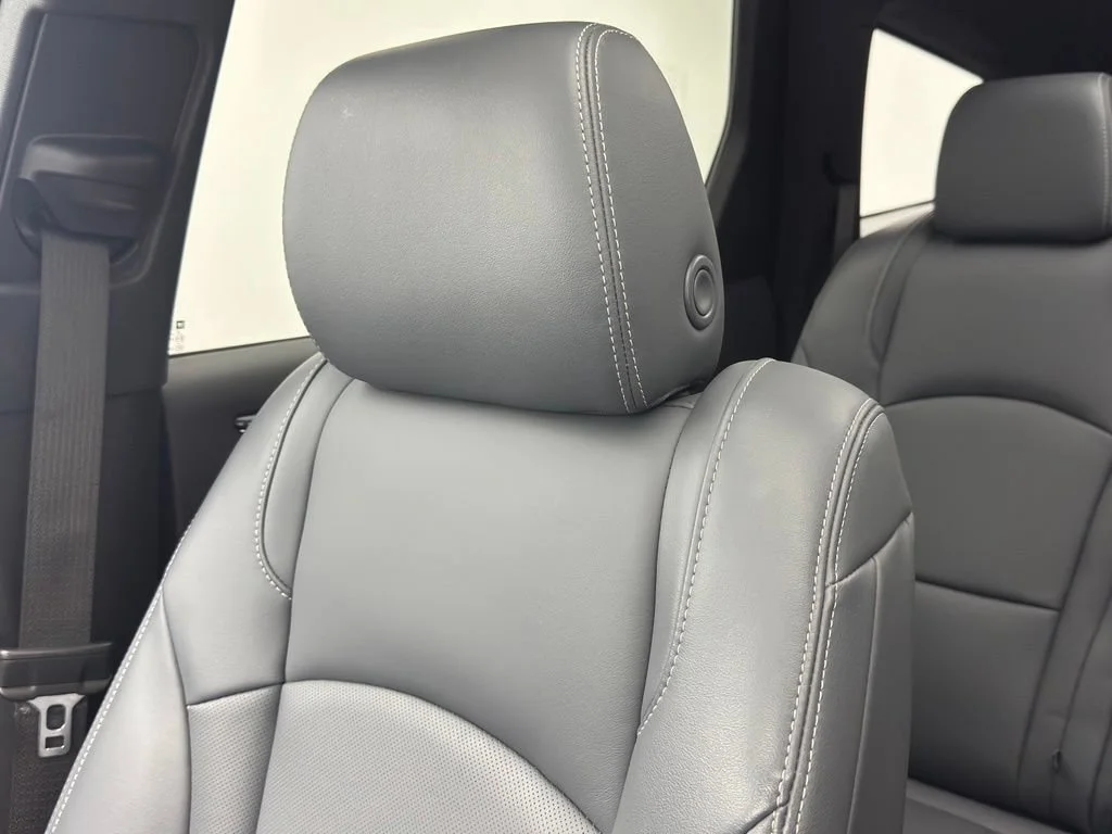 Used 2023 Ebony Twilight Metallic Buick Essence image 47