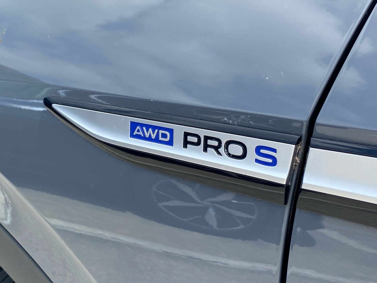 Certified Used 2023 Gray Volkswagen Pro S image 4