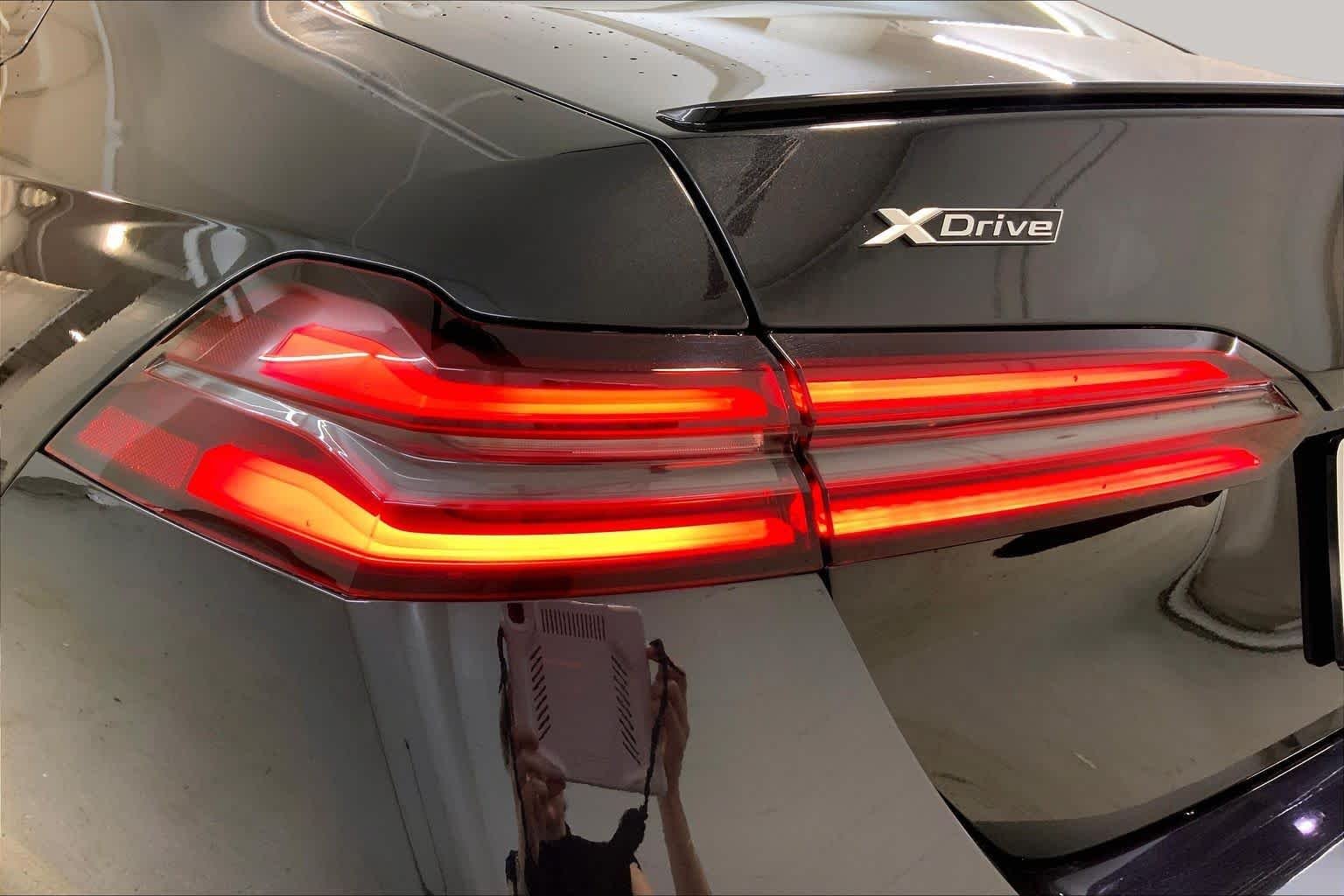 New 2027 Black Sapphire Metallic BMW 530i xDrive image 14