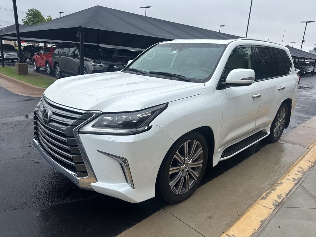 2017 Lexus LX 600 570's photo