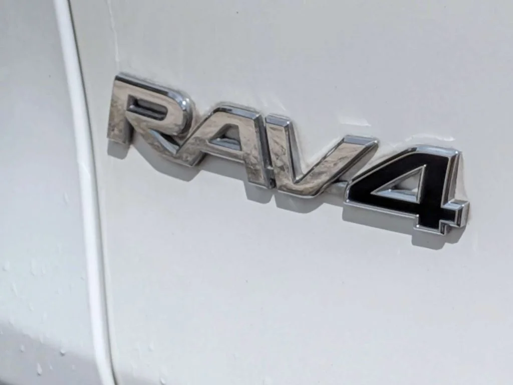 Used 2021 White Toyota LE image 12