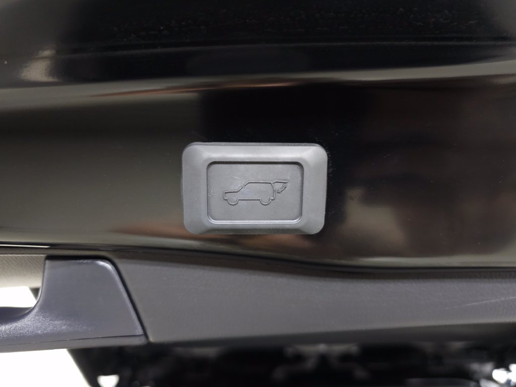Used 2025 Black Toyota XLE Premium image 6