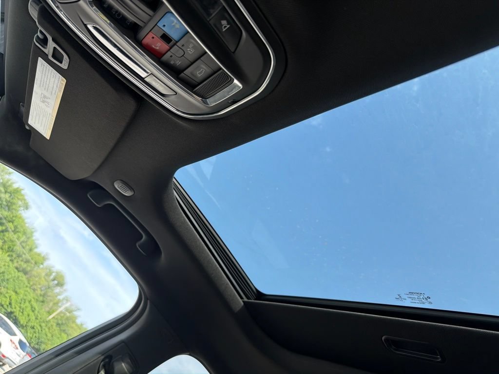 Used 2023 Diamond Black Jeep Altitude image 17