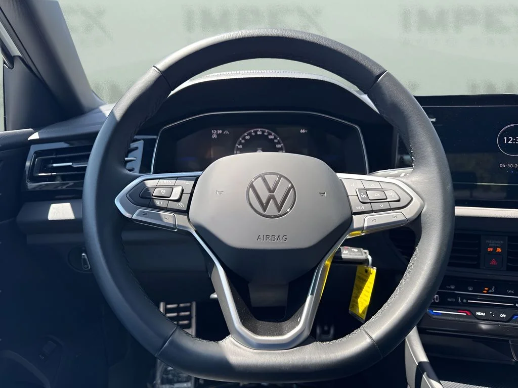 Used 2025 White Volkswagen 1.5T Sport image 12