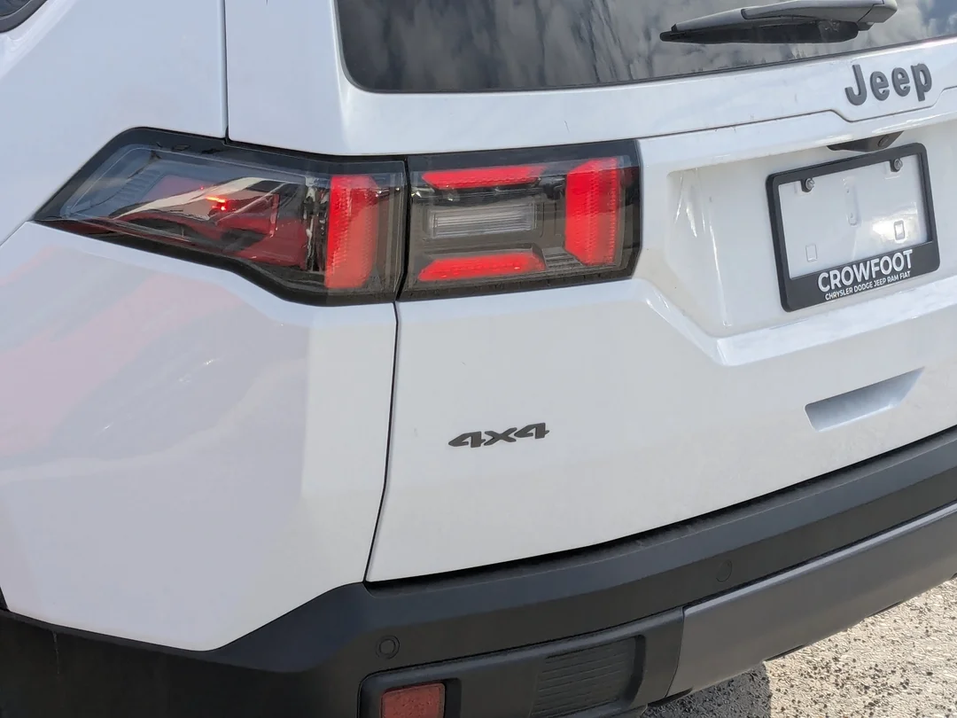 New 2026 White Jeep Laredo - - 4x4 - 1.6L Turbo Hybrid - 12.3 Uconnect 5 Display - Selec-Terrain & More! image 11