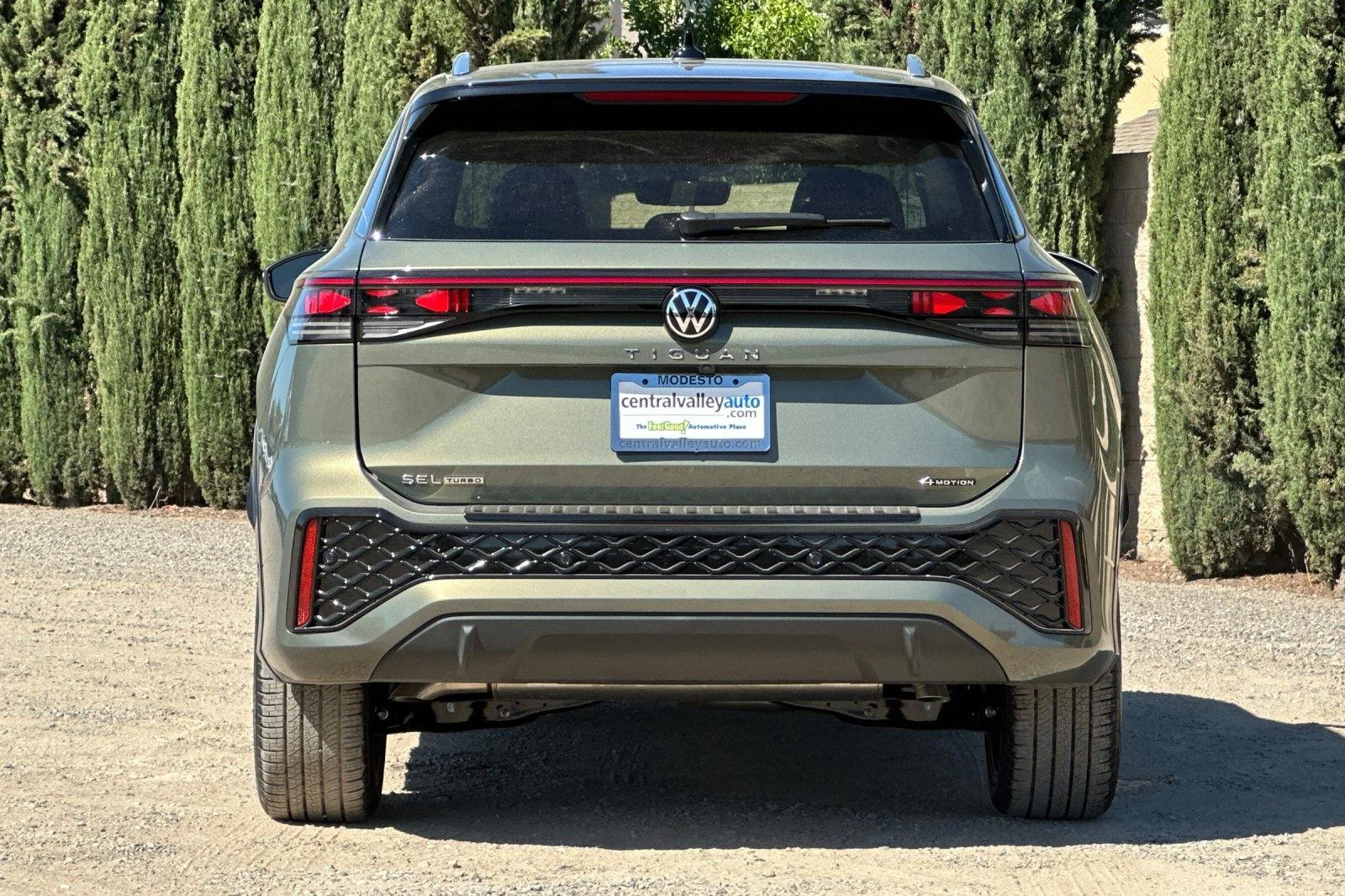 New 2026 Avocado Green w/Deep Black Roof Volkswagen SEL R-Line Turbo image 5