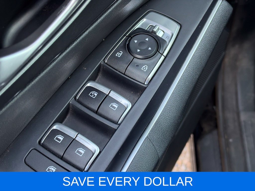 Used 2022 Black Kia LX image 7