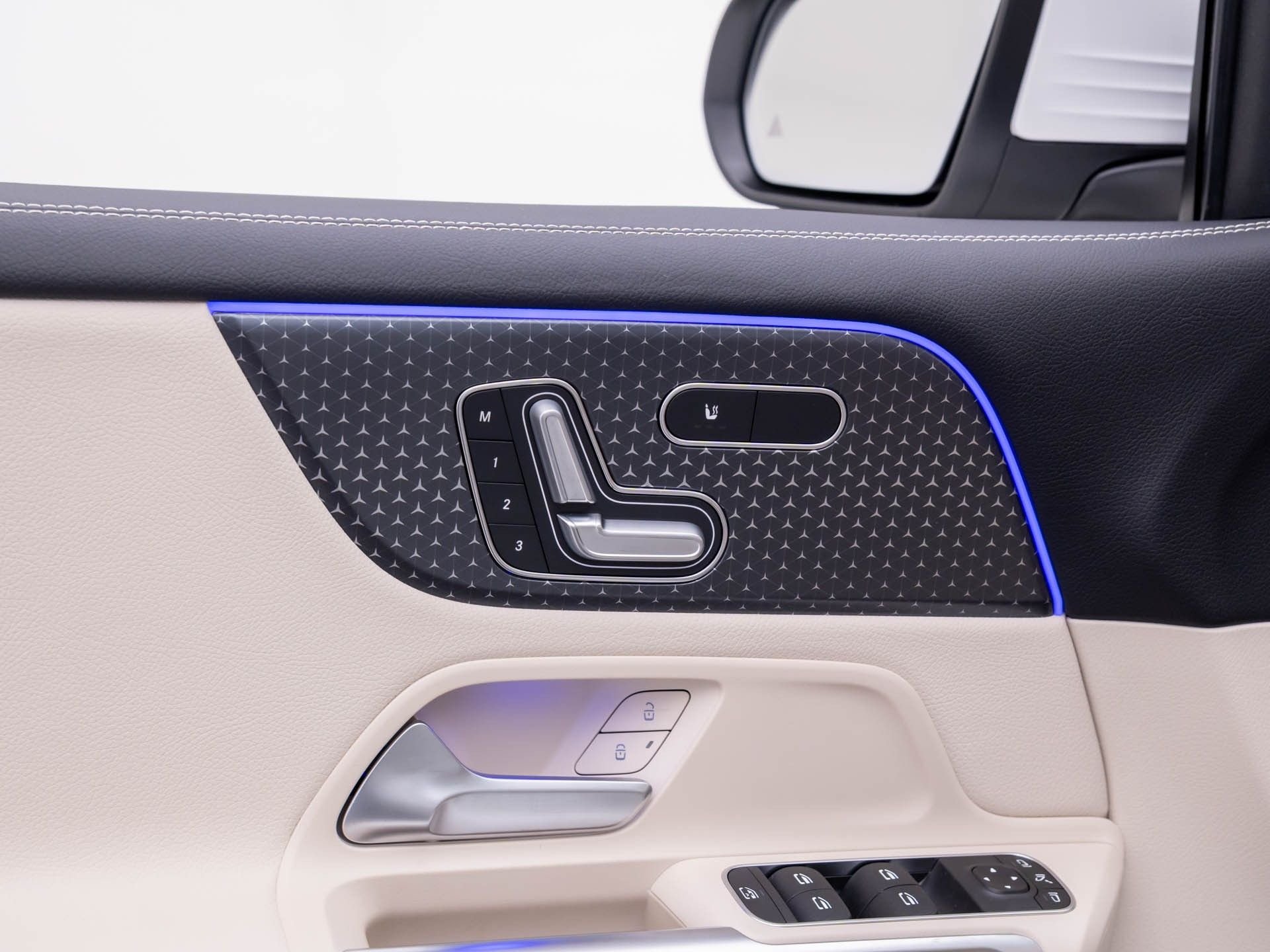 New 2026 Polar White Mercedes-Benz GLB 250 image 15